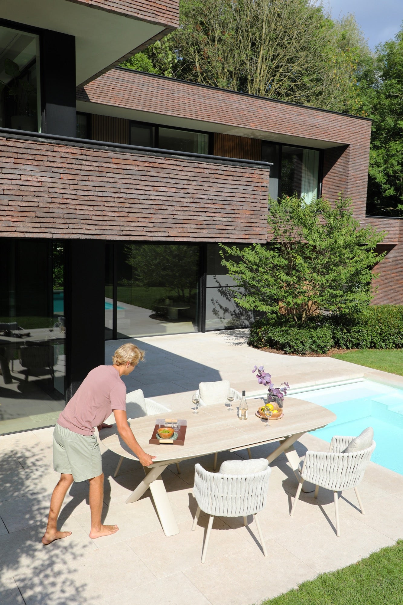 ALBASTRO ORGANIC - ALUMINIUM FRAME WITH CERMIC TABLE TOP