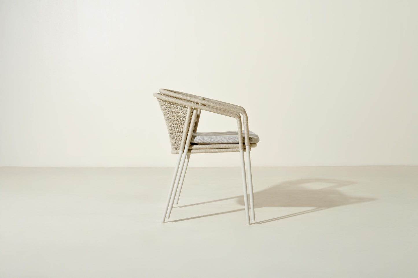 RHODE OUTDOOR DINING CHAIR d