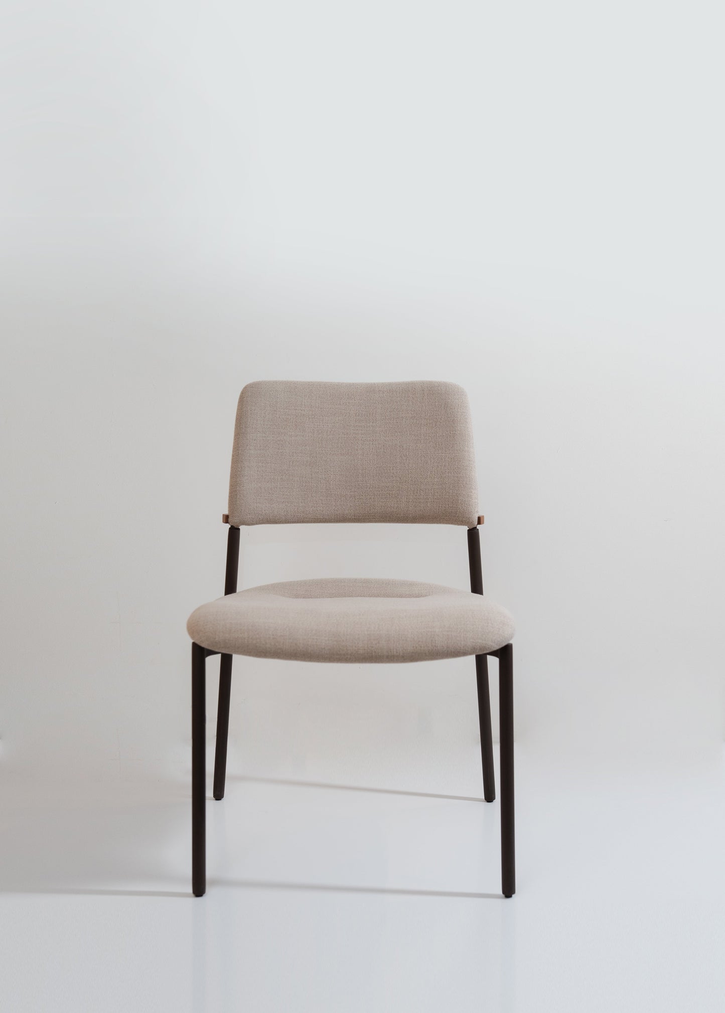 Dester Chair