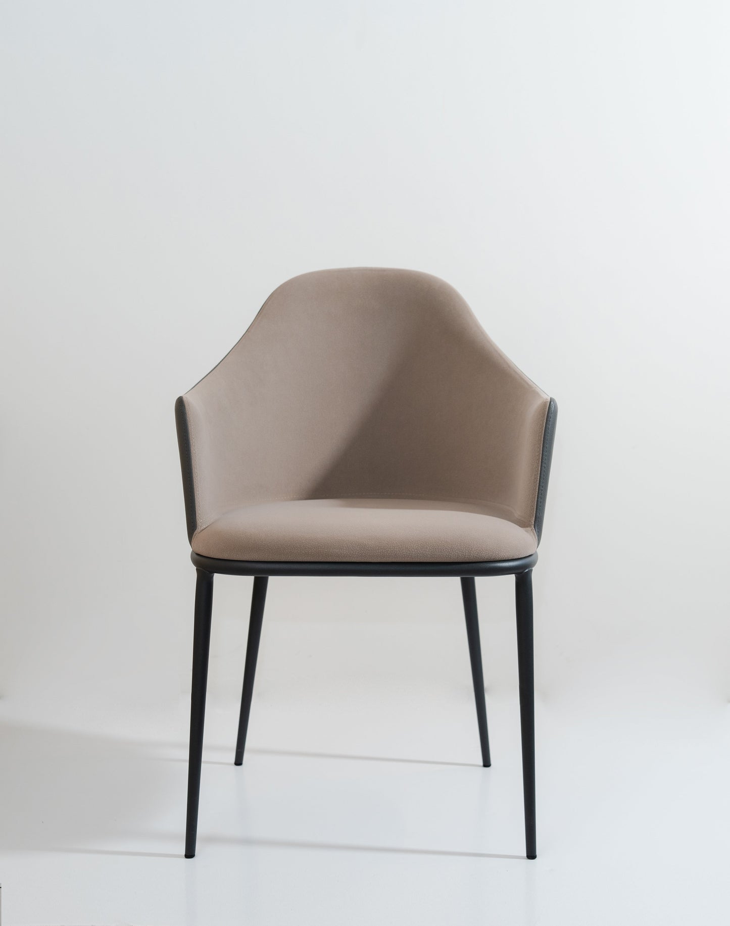 Lea Armchair