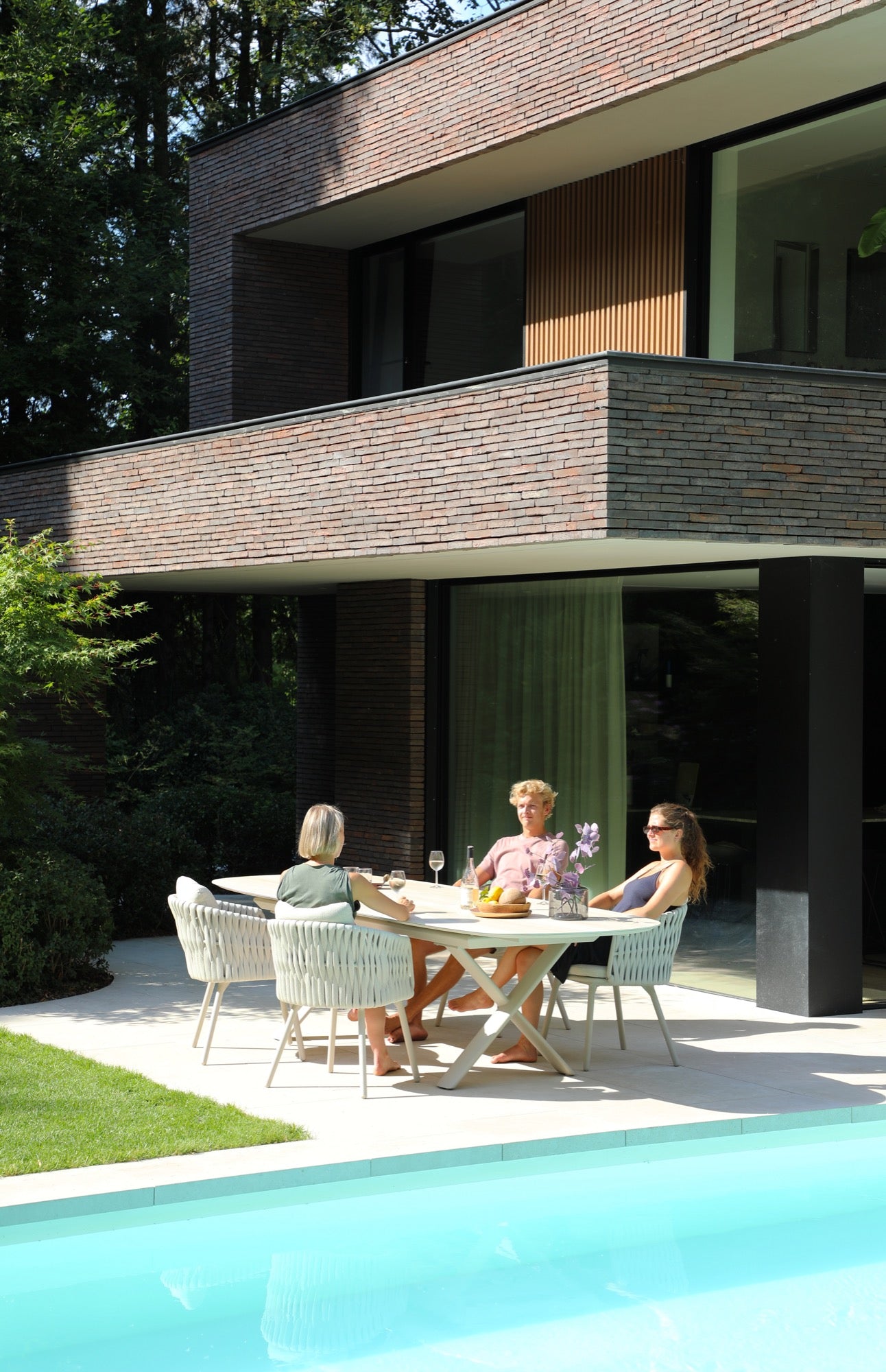 ALBASTRO ORGANIC - ALUMINIUM FRAME WITH CERMIC TABLE TOP