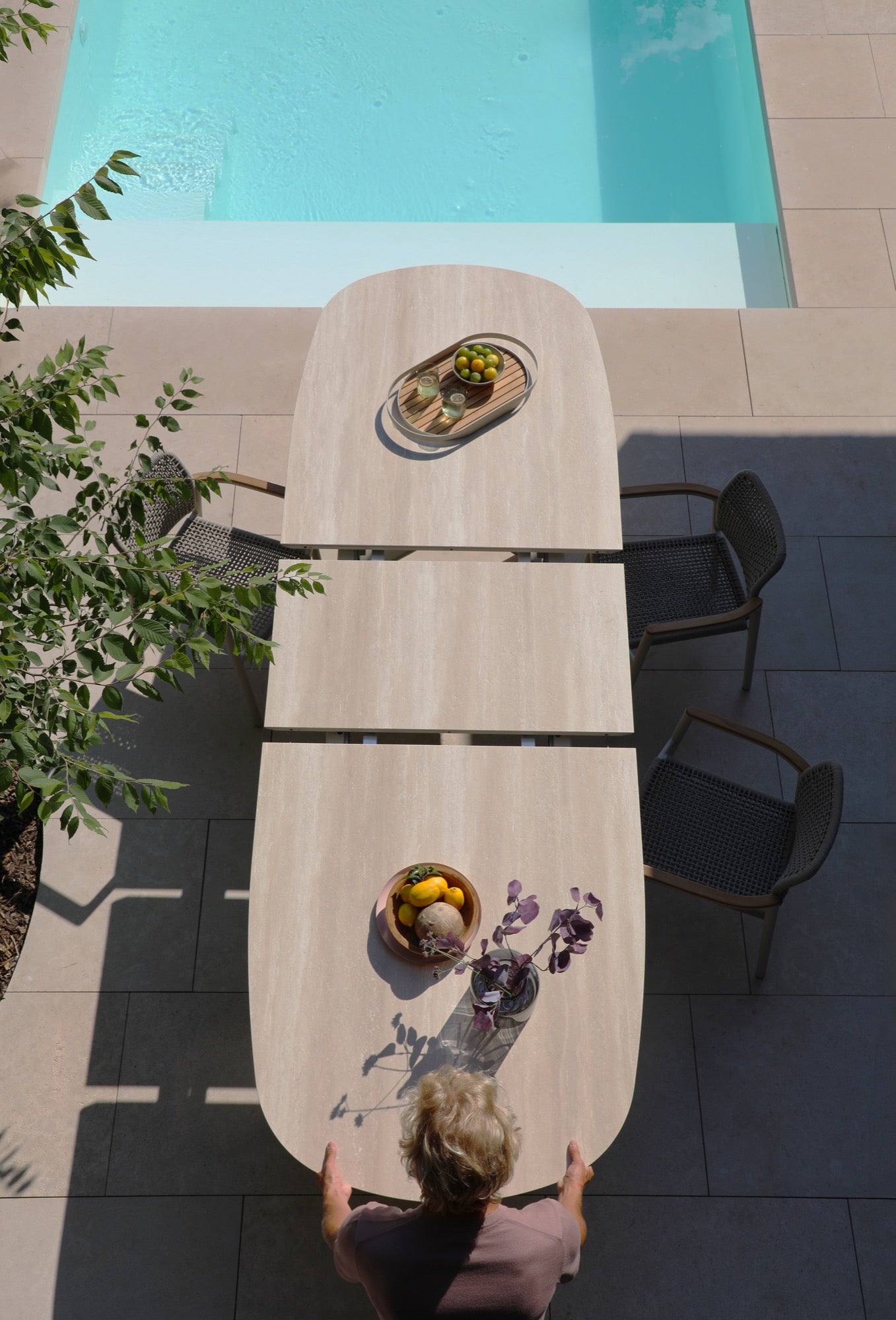 ALBASTRO ORGANIC - ALUMINIUM FRAME WITH CERMIC TABLE TOP