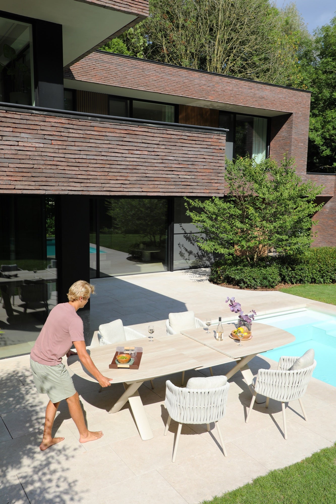 ALBASTRO ORGANIC - ALUMINIUM FRAME WITH CERMIC TABLE TOP