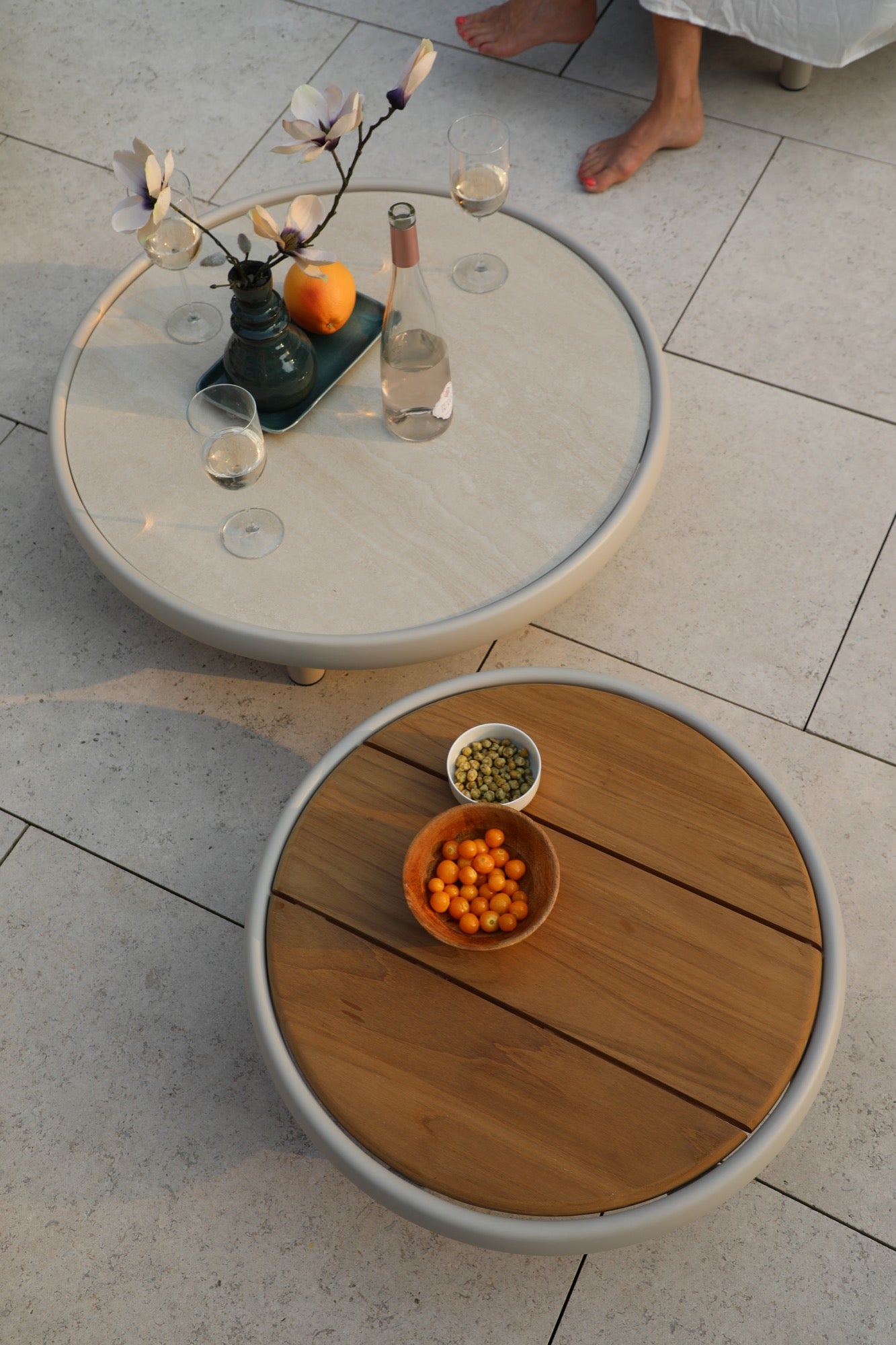 MEC CLOUD COFFE TABLE - ALUMINUM FRAME & TEAK TABLE TOP