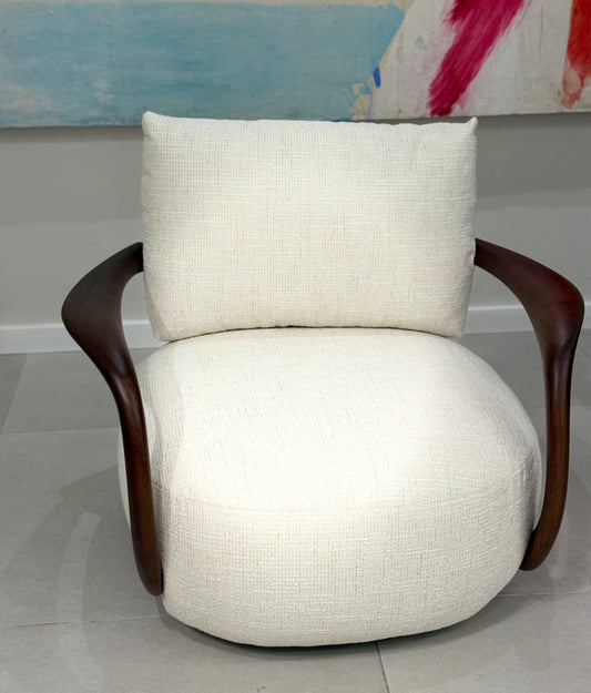ARMCHAIR  B207-010 CREAM NOGAL WOOD